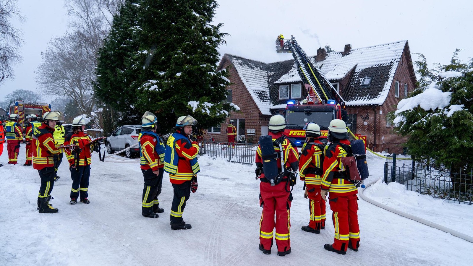 Wohnung-brennt-Nachbarin-schippt-Schnee-und-wird-zur-Lebensretterin