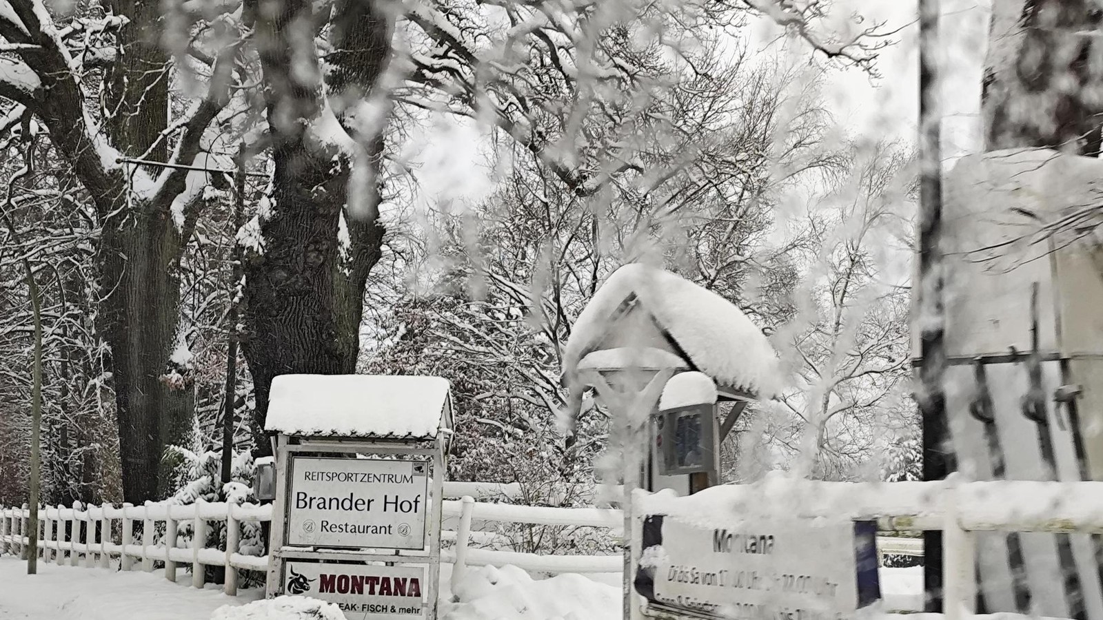 Schnee-im-Norden-Nahverkehr-trotz-Wetterberuhigung-weiter-eingeschr-nkt