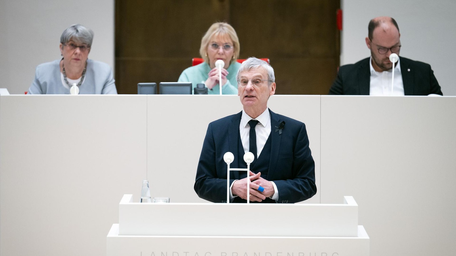 Brandenburgs-Landtag-lehnt-Neuwahlen-ab-BSW-stimmt-mit-AfD