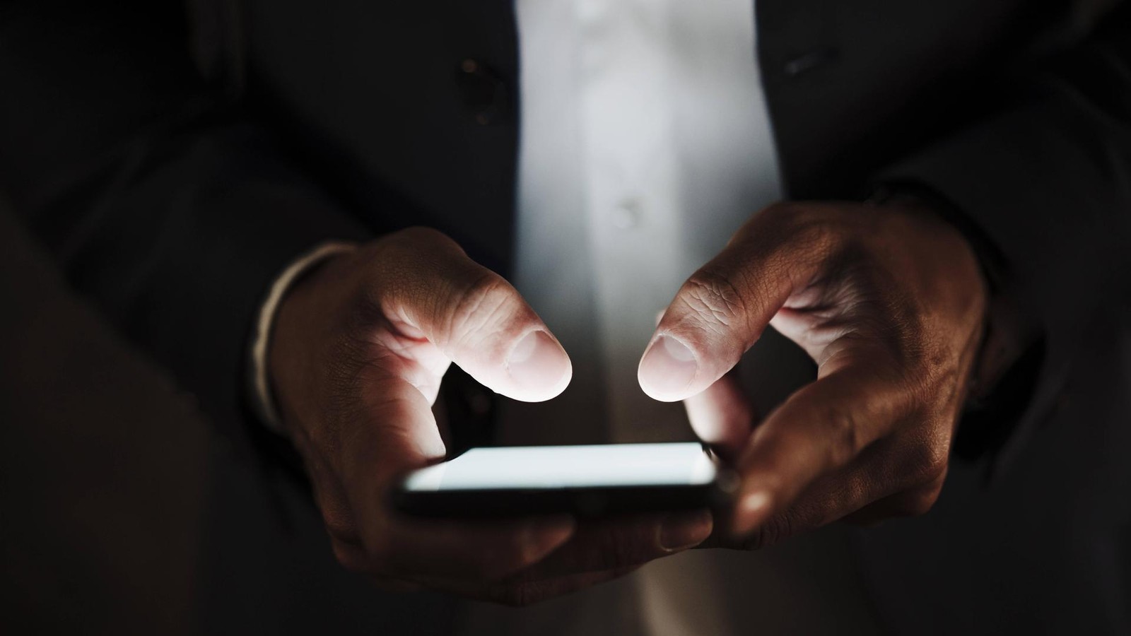 Smartphone-mit-Vertrag-kaufen-Das-lohnt-sich-nur-in-bestimmten-F-llen