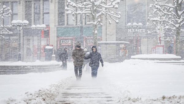 Gefühlt minus 16 Grad: Eisige Sturmböen bringen Hamburg am Abend zum Bibbern
