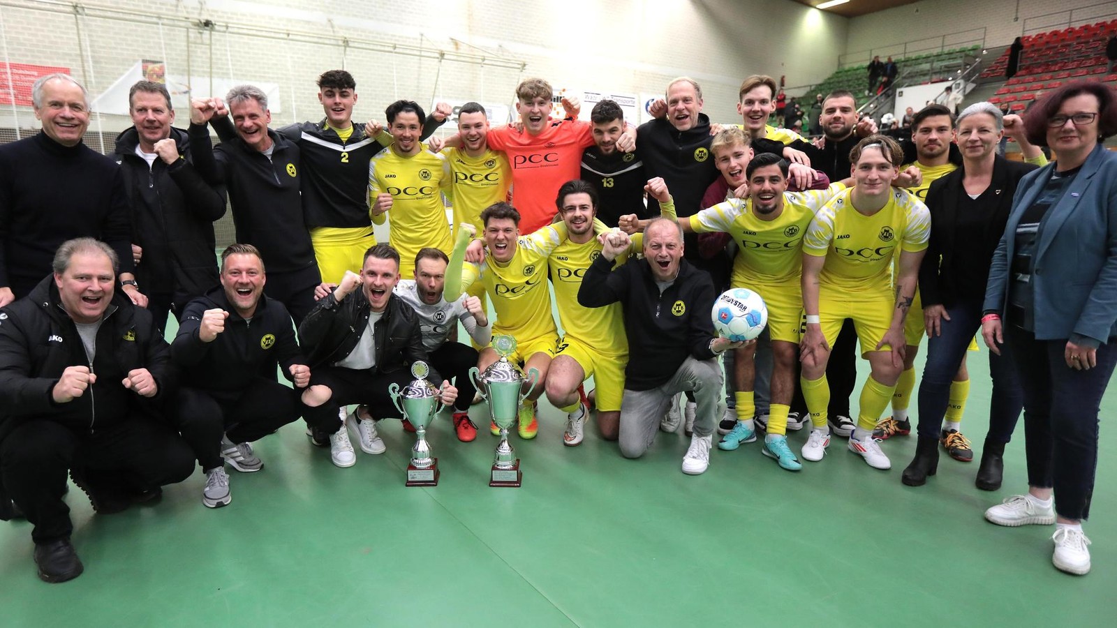 Titelverteidiger-VfB-Homberg-steigt-sp-ter-ein-Jan-en-findet-s-schade-