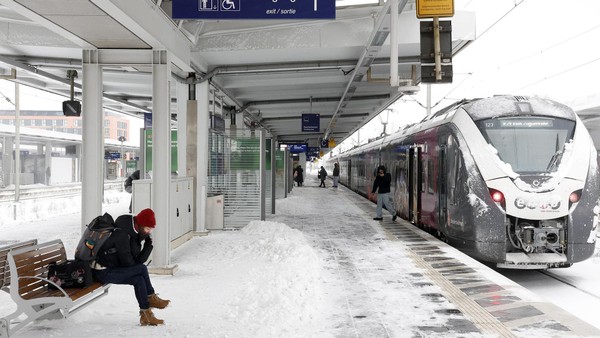 Fans von Hertha und Eintracht treffen aufeinander: ein Verletzter bei Schlägerei