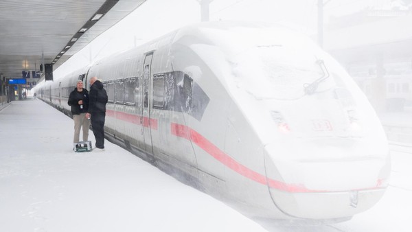 HSV-Fans stranden auf dem Weg zu Auswärtsspiel – Meteorologe gibt Schnee-Update