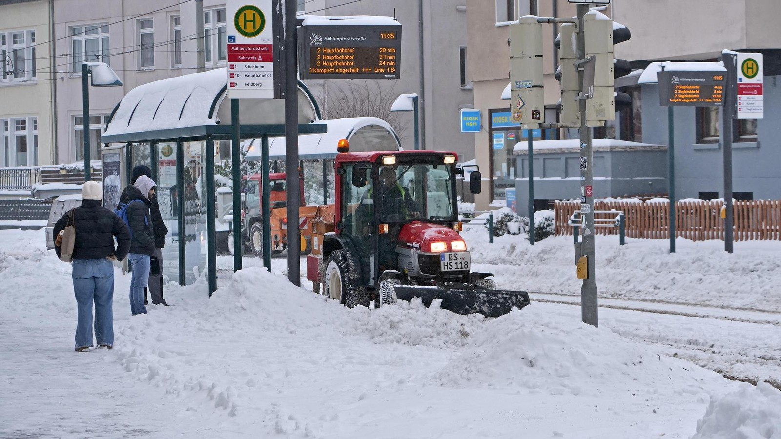 Die-Lage-am-Samstagmorgen-in-Braunschweig-BSVG-hat-den-Betrieb-eingestellt