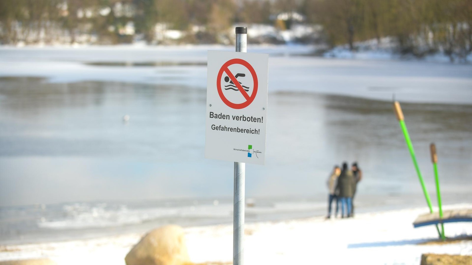 Seen-frieren-zu-Stadt-Duisburg-warnt-vor-akuter-Lebensgefahr