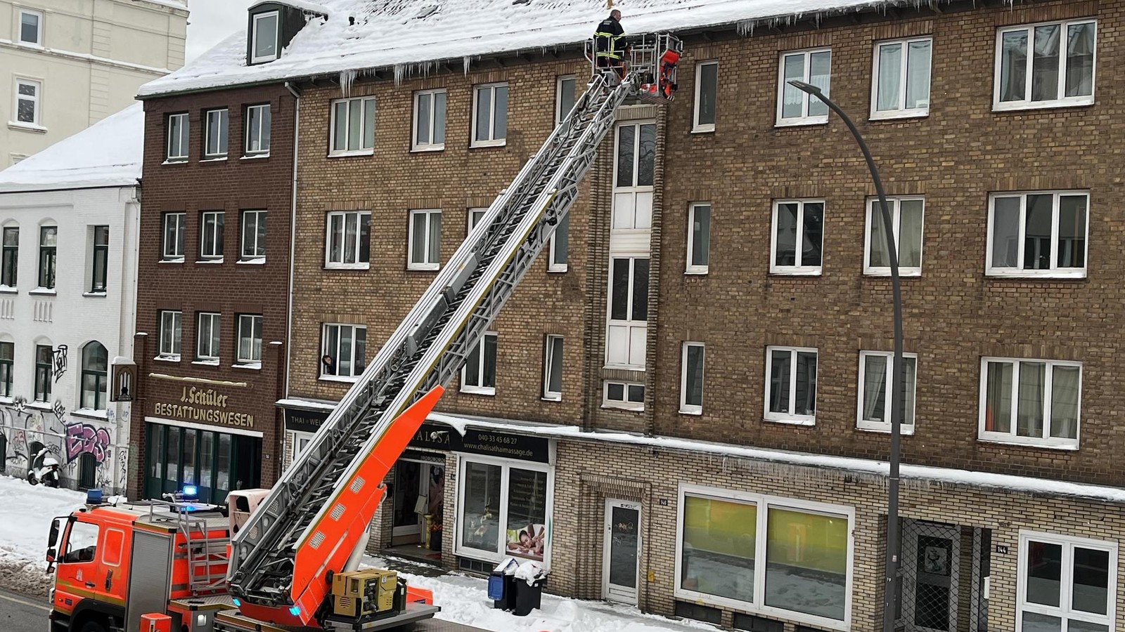 Gl-tte-und-Eiszapfen-Polizei-Hamburg-warnt-vor-neuen-Gefahren