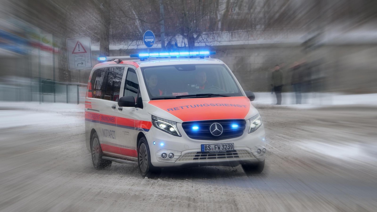 Einsatz-im-Harz-Feuerwehr-rettet-stark-unterk-hlten-Mann-in-der-Nacht-vom-Brocken