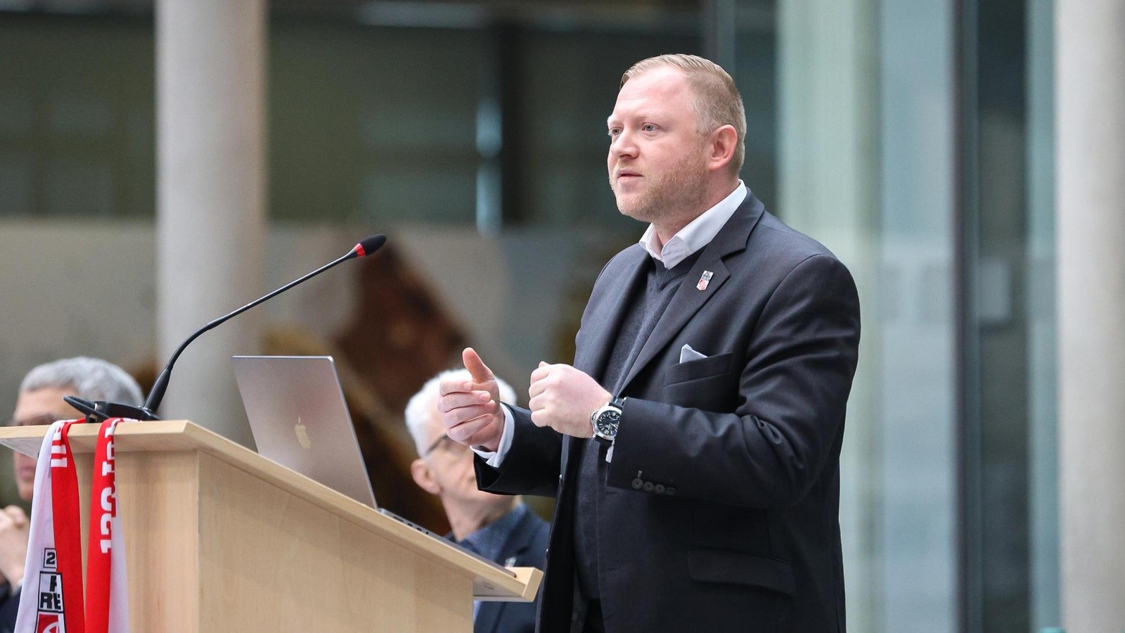 FC-Rot-Wei-Erfurt-Mitglieder-uneins-ber-Beitragserh-hung