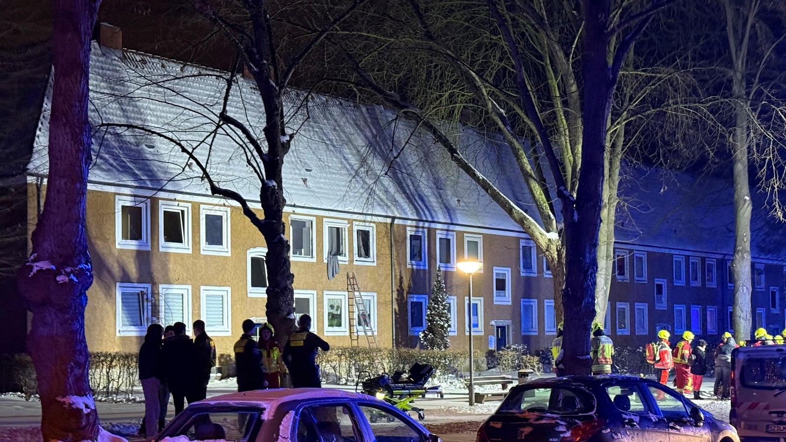 Explosion-in-Wohnhaus-in-Salzgitter-Fensterscheiben-zersplittert