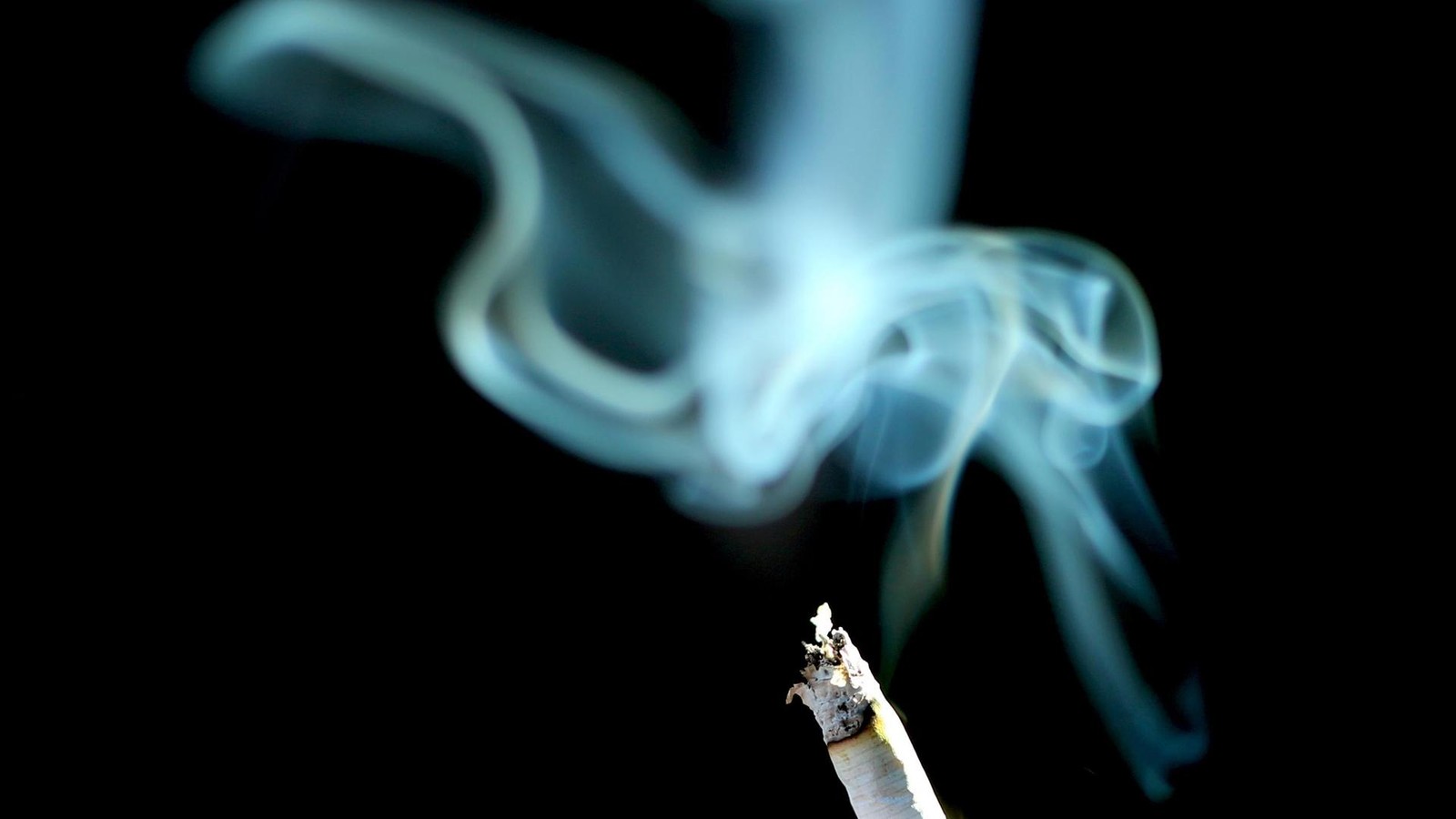 Hightech-Glas-gegen-Qualm-Einkaufszentren-gehen-gegen-heimliche-Raucher-vor