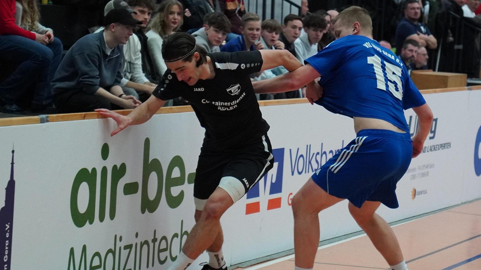 Verletzung-samt-Fahrt-ins-Krankenhaus-tr-bt-Erfolg-von-TSV-Gera-Westvororte