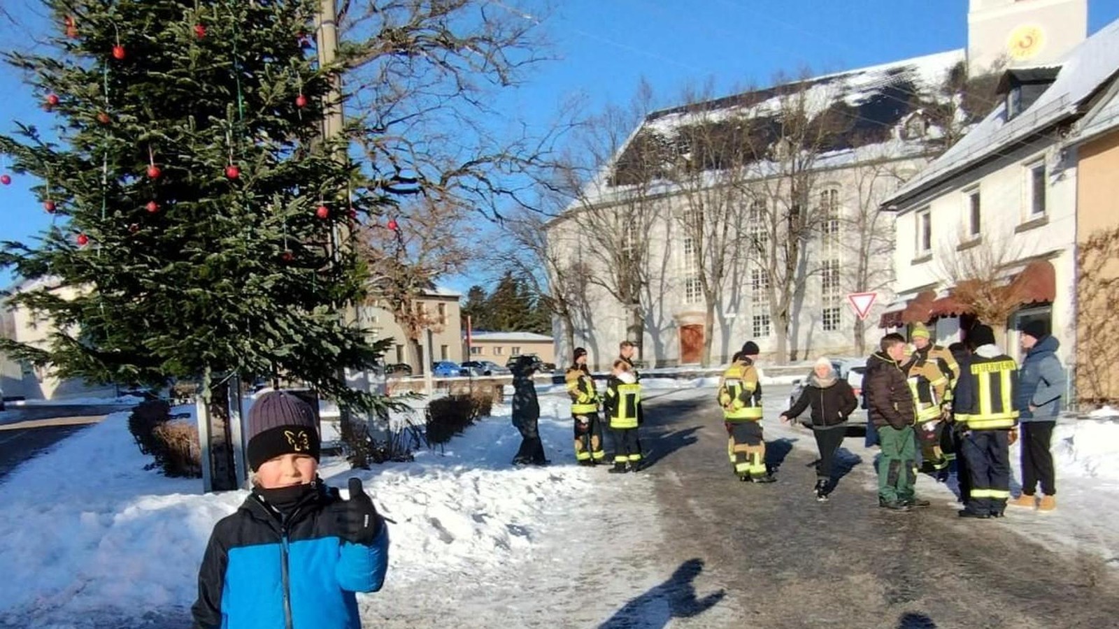 -ber-80-Tannenb-ume-lodern-n-chste-Woche-im-Kreis-Greiz