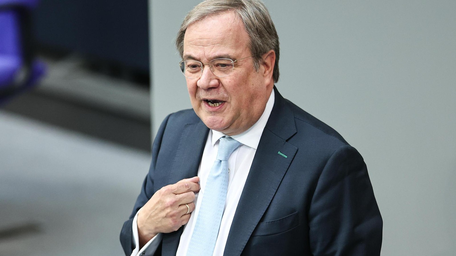 Armin-Laschet-wirft-Merz-Ministern-Unselbstst-ndigkeit-vor