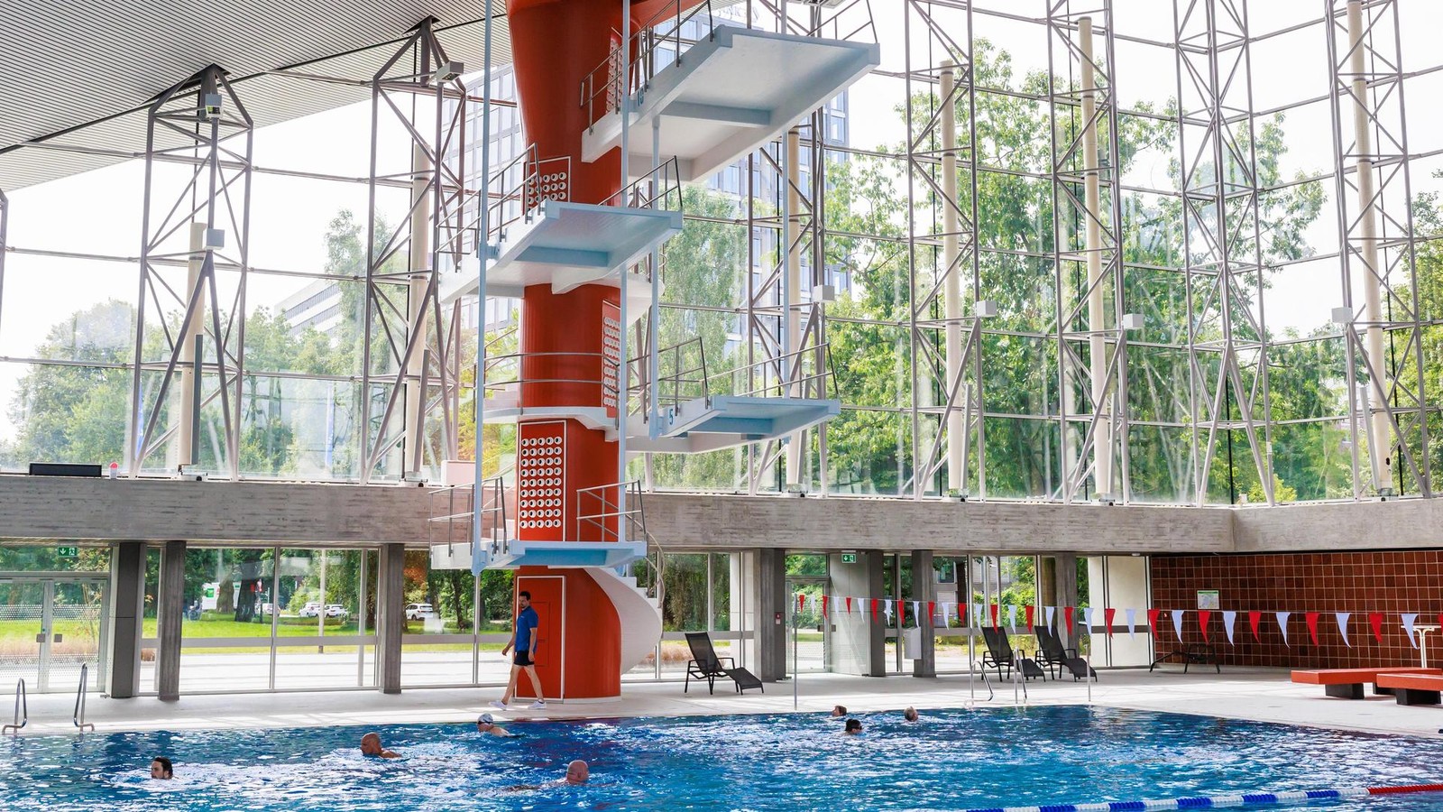 Nach-Schneesturm-B-derland-ffnet-seine-Hallen-fr-her-als-geplant