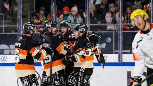 Nicht schön, aber so wichtig: Drei Grizzlys-Premieren bei Frankfurt-Arbeitssieg