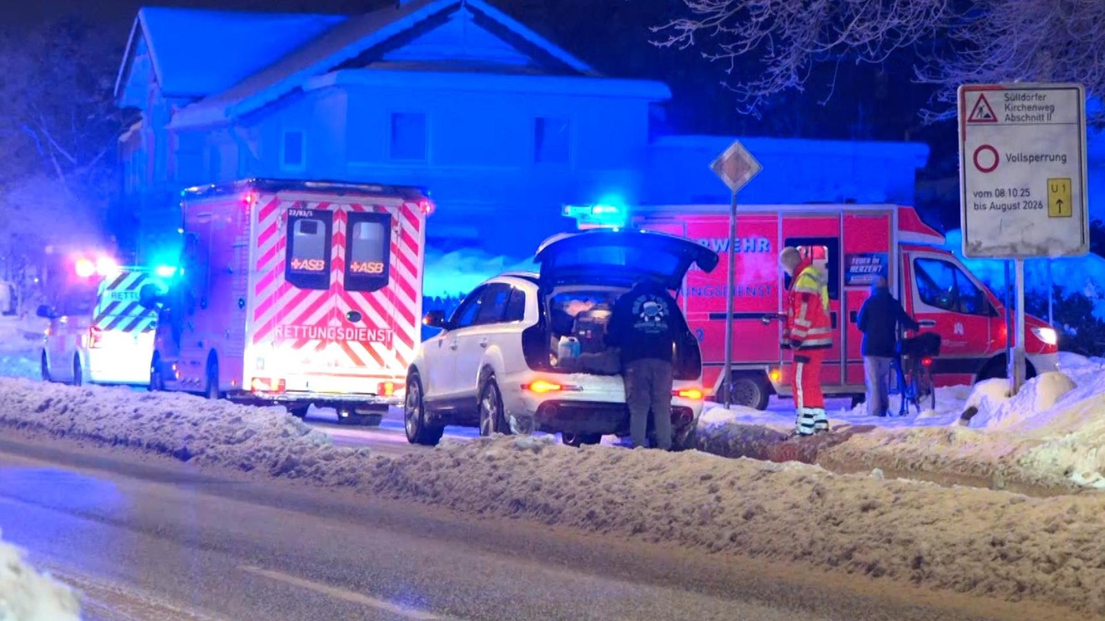 Hamburg-Rissen-M-dchen-kommt-bei-minus-11-Grad-im-Auto-zur-Welt