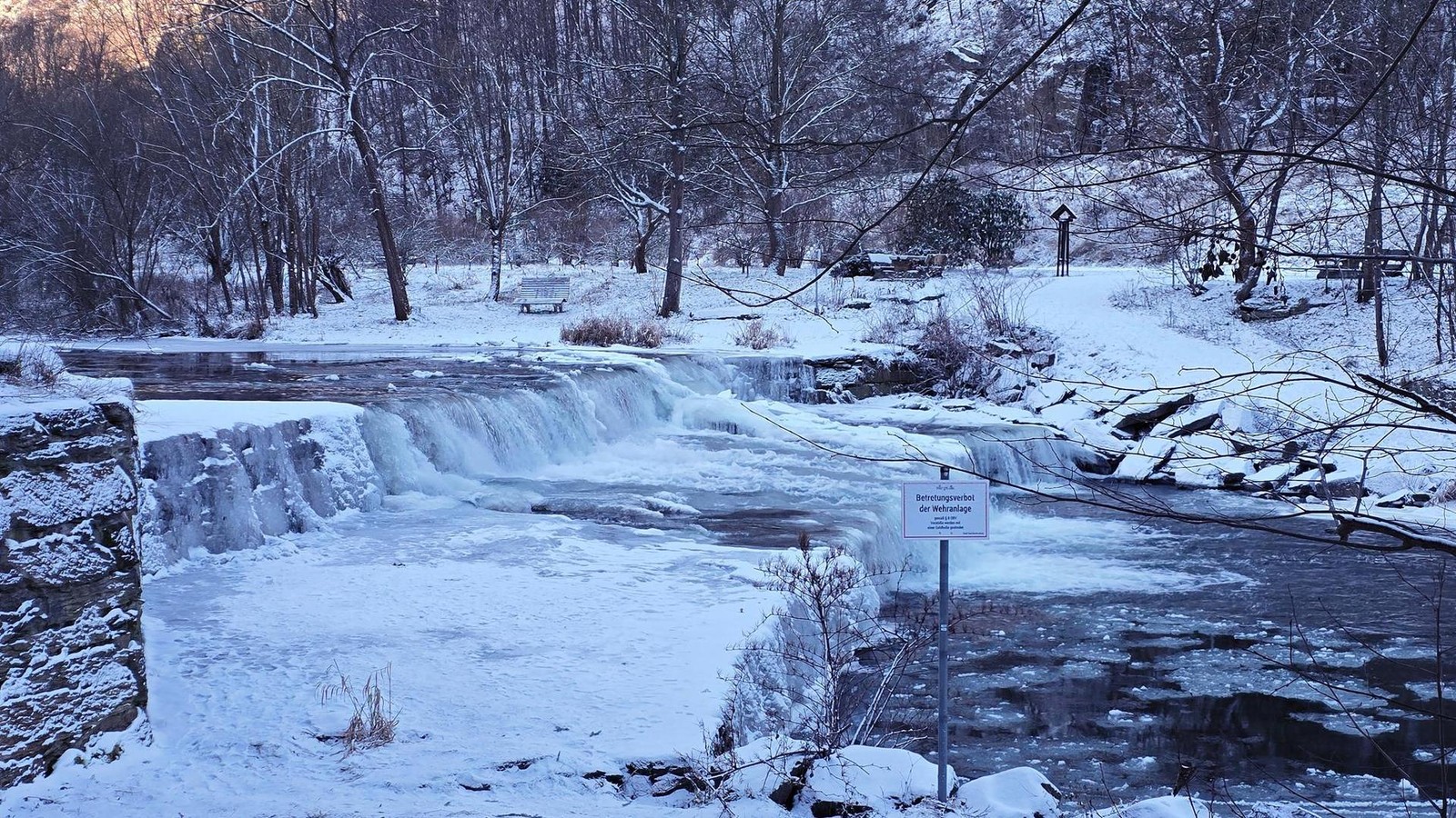 Vorsicht-Glatteis-Unwetterwarung-f-r-Saalfeld-Rudolstadt-bis-Dienstag-verl-ngert