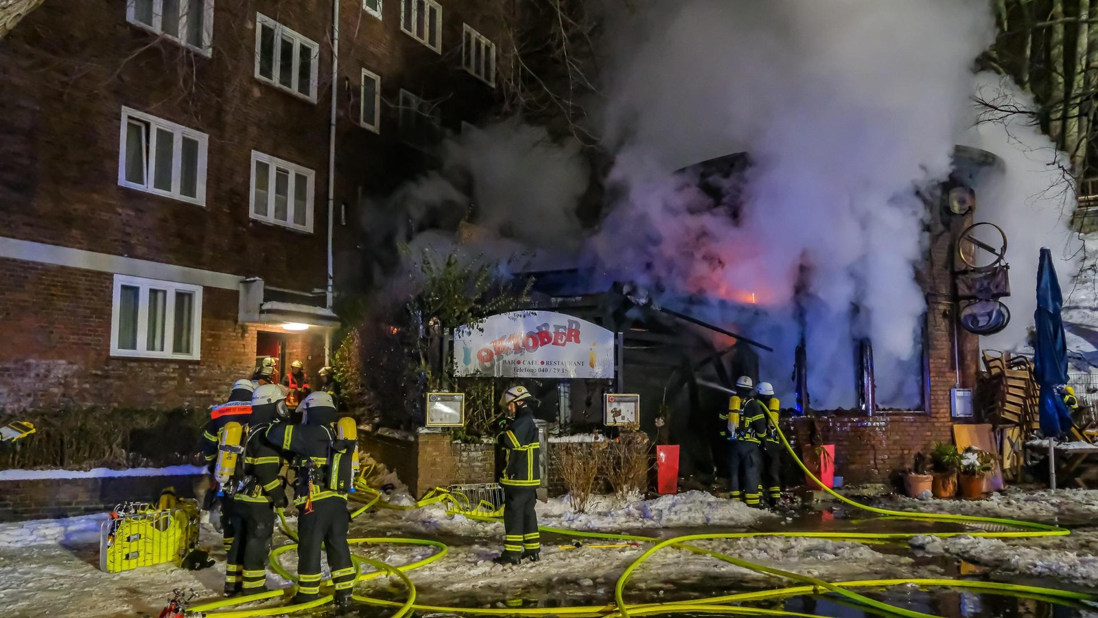 Restaurant-in-Barmbek-ausgebrannt-Bahnstrecke-zeitweise-gesperrt
