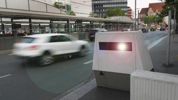 Alle 12 Minuten blitzt es: Braunschweiger Raser zahlen Millionen