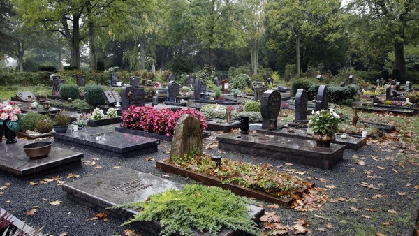 Stadt Bottrop räumt ab Februar Holzkreuze auf den Friedhöfen ab