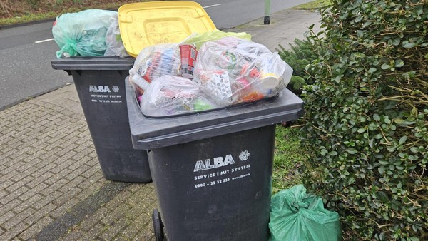 Essener sind wütend auf Remondis: „Seit vier Wochen keine gelbe Tonne geleert“