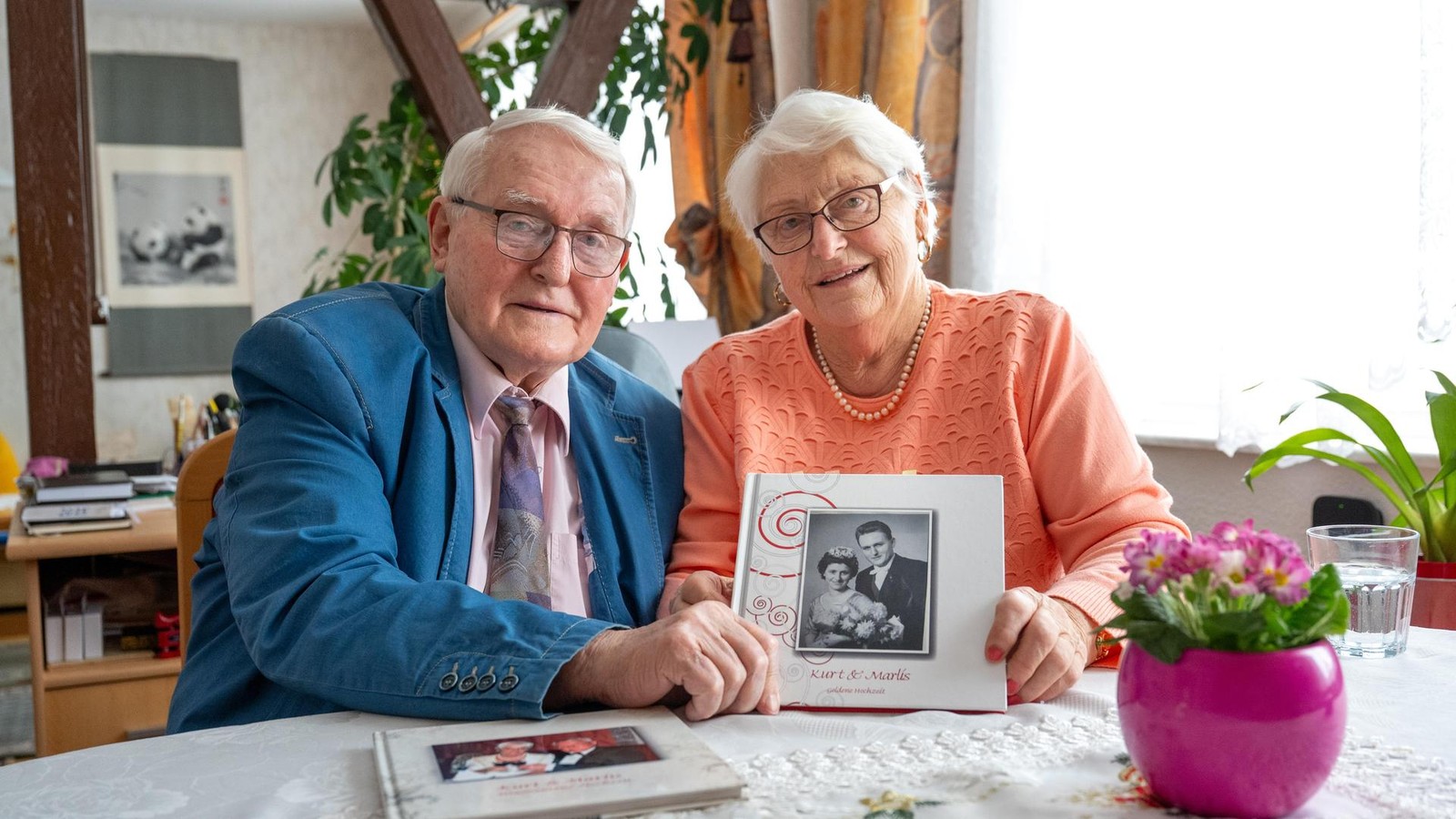 Eiserne-Hochzeit-Dieses-Paar-aus-dem-Kreis-Gotha-hat-schon-die-halbe-Welt-gesehen