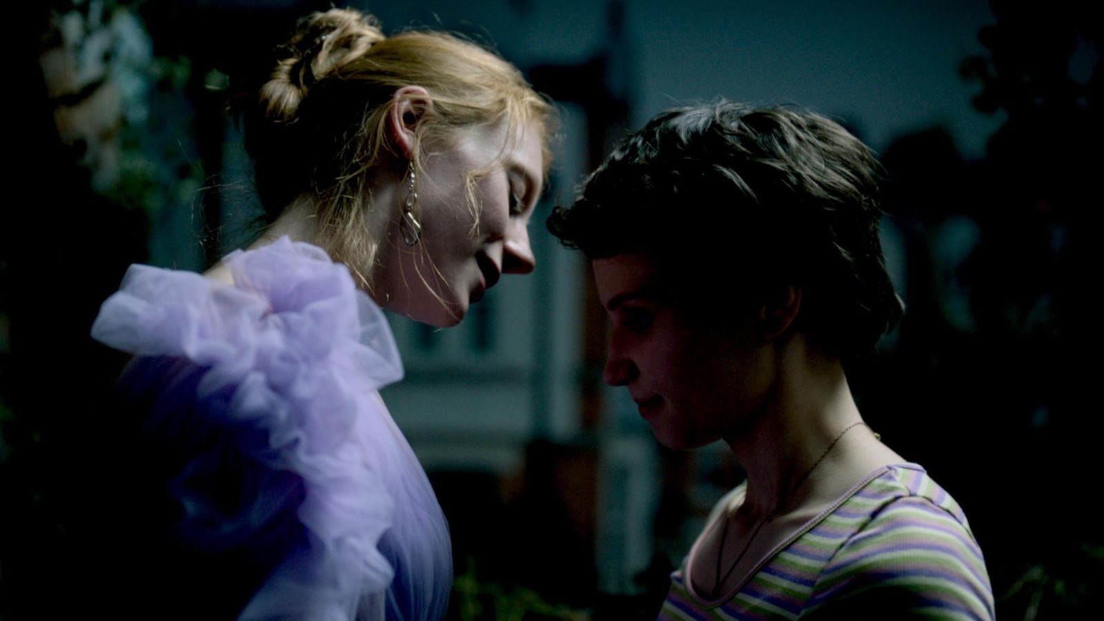 -Smalltown-Girl-Einbruch-in-die-eigene-Jugend