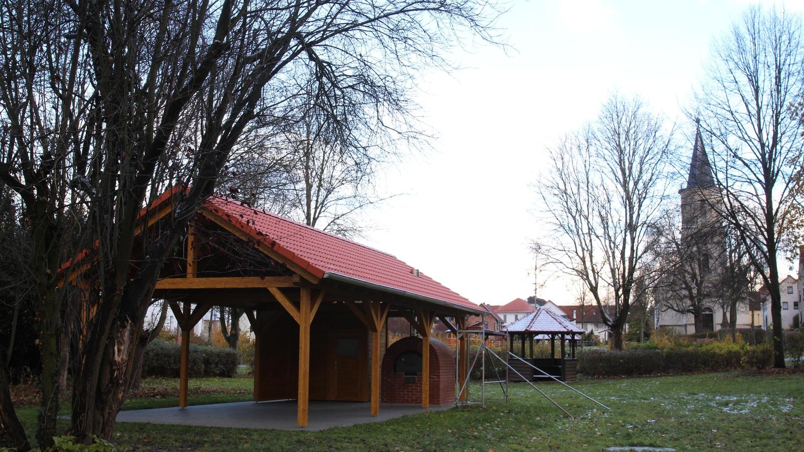 Gas-und-Bremse-verwechselt-Wie-ein-folgenschwerer-Unfall-im-Saale-Orla-Kreis-juristisch-aufgearbeitet-wurde