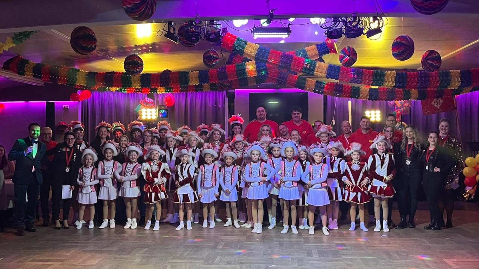 Ein-Prinz-f-r-30-Jahre-Karnevalsverein-in-Erfurter-Ortsteil-feiert-Jubil-um