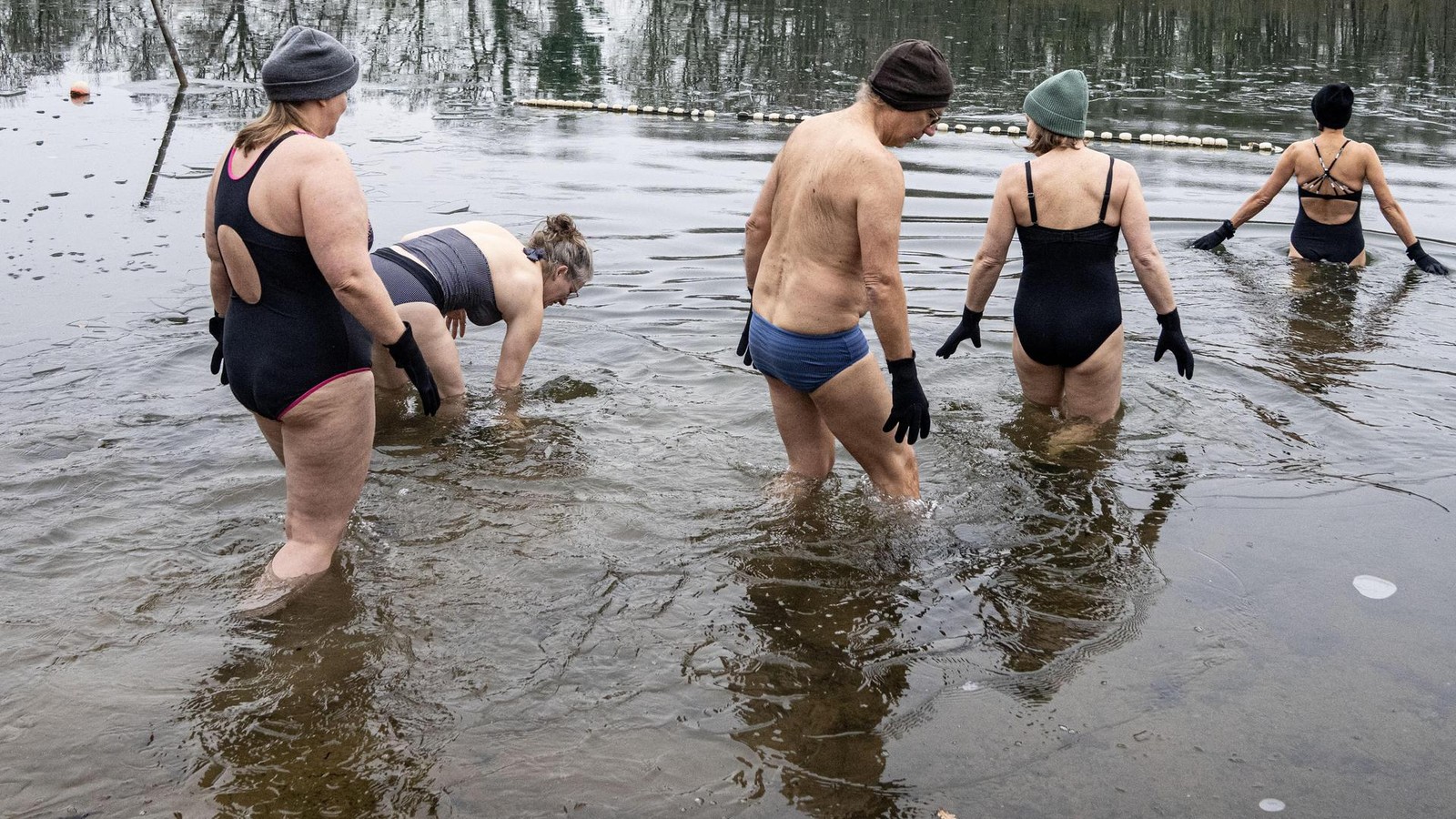 Eisbaden-in-kaltem-Wasser-wird-immer-beliebter