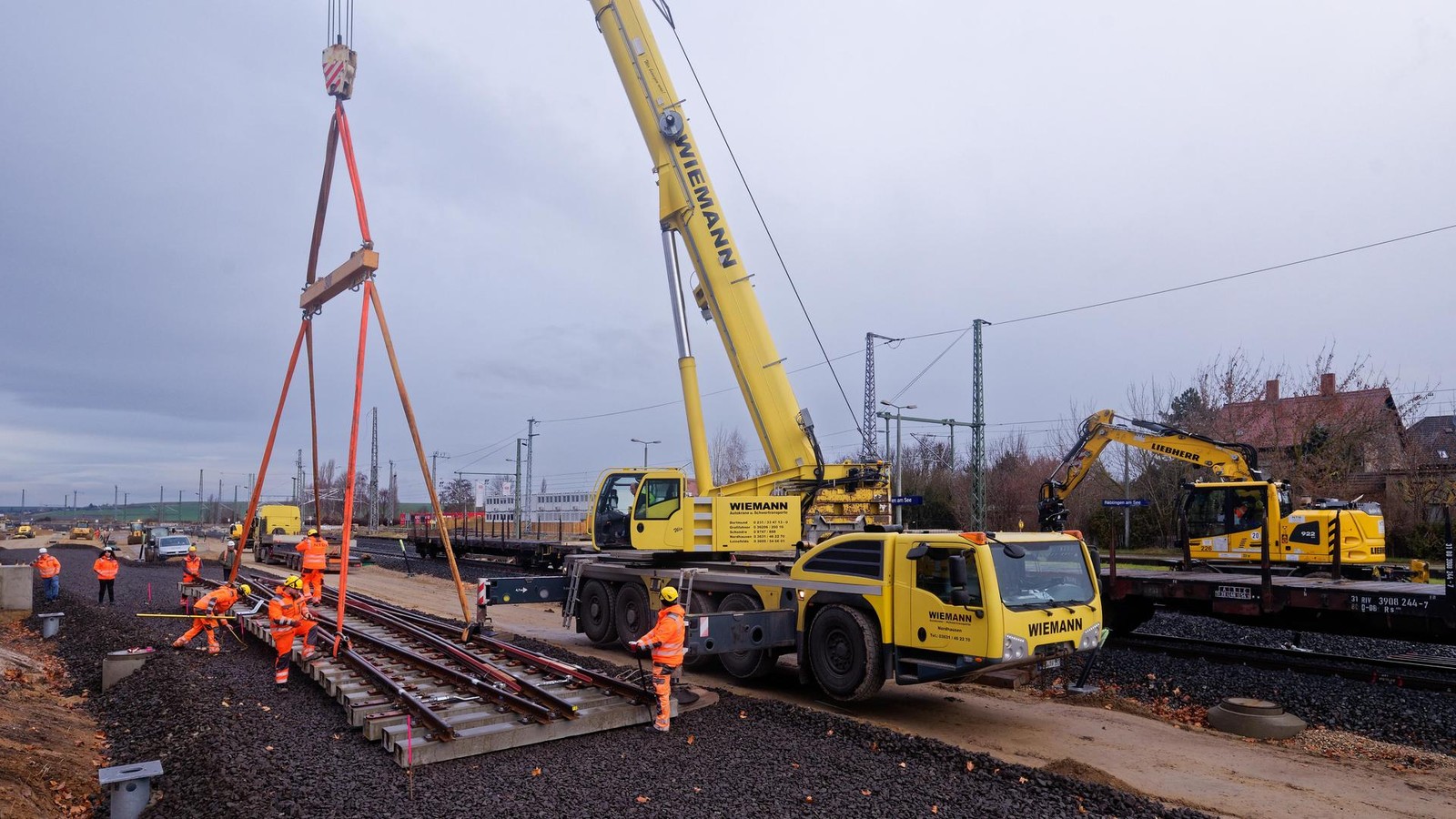 Drei-Jahre-mit-Schienenersatzverkehr-Die-Bahn-saniert-in-Th-ringen-eine-stark-befahrene-Strecke