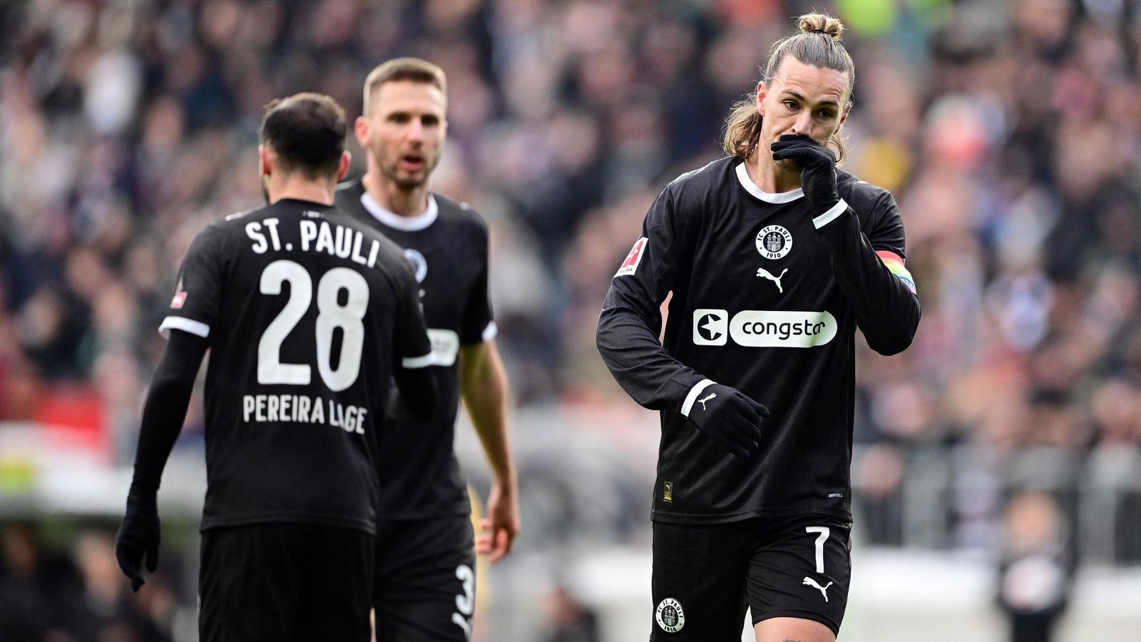 Erneuter-Irvine-Schock-beim-FC-St-Pauli-Kapit-n-f-llt-wieder-aus