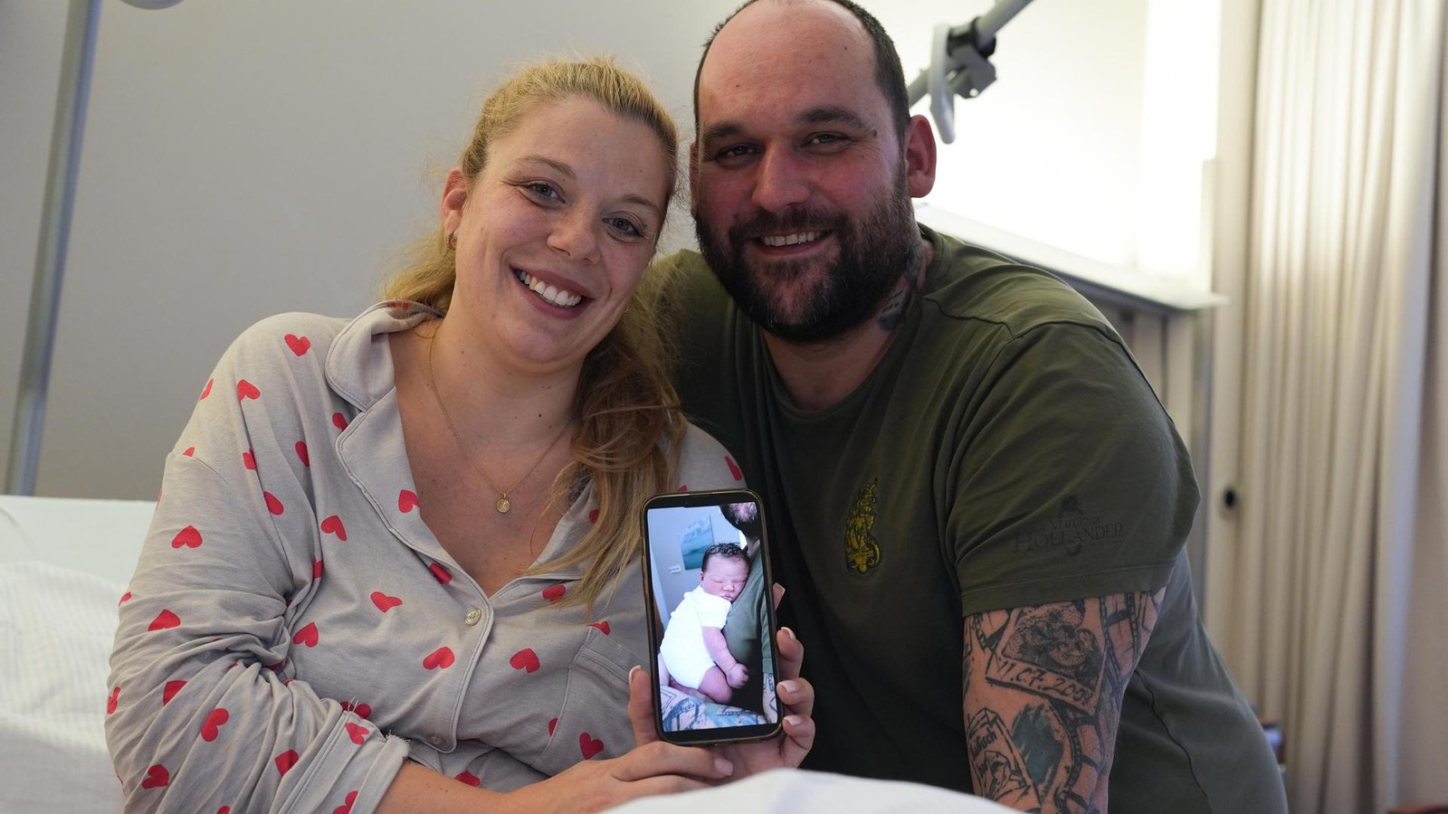 Frau-bringt-Baby-Evelynn-im-Auto-zur-Welt-Ging-alles-so-wahnsinnig-schnell-