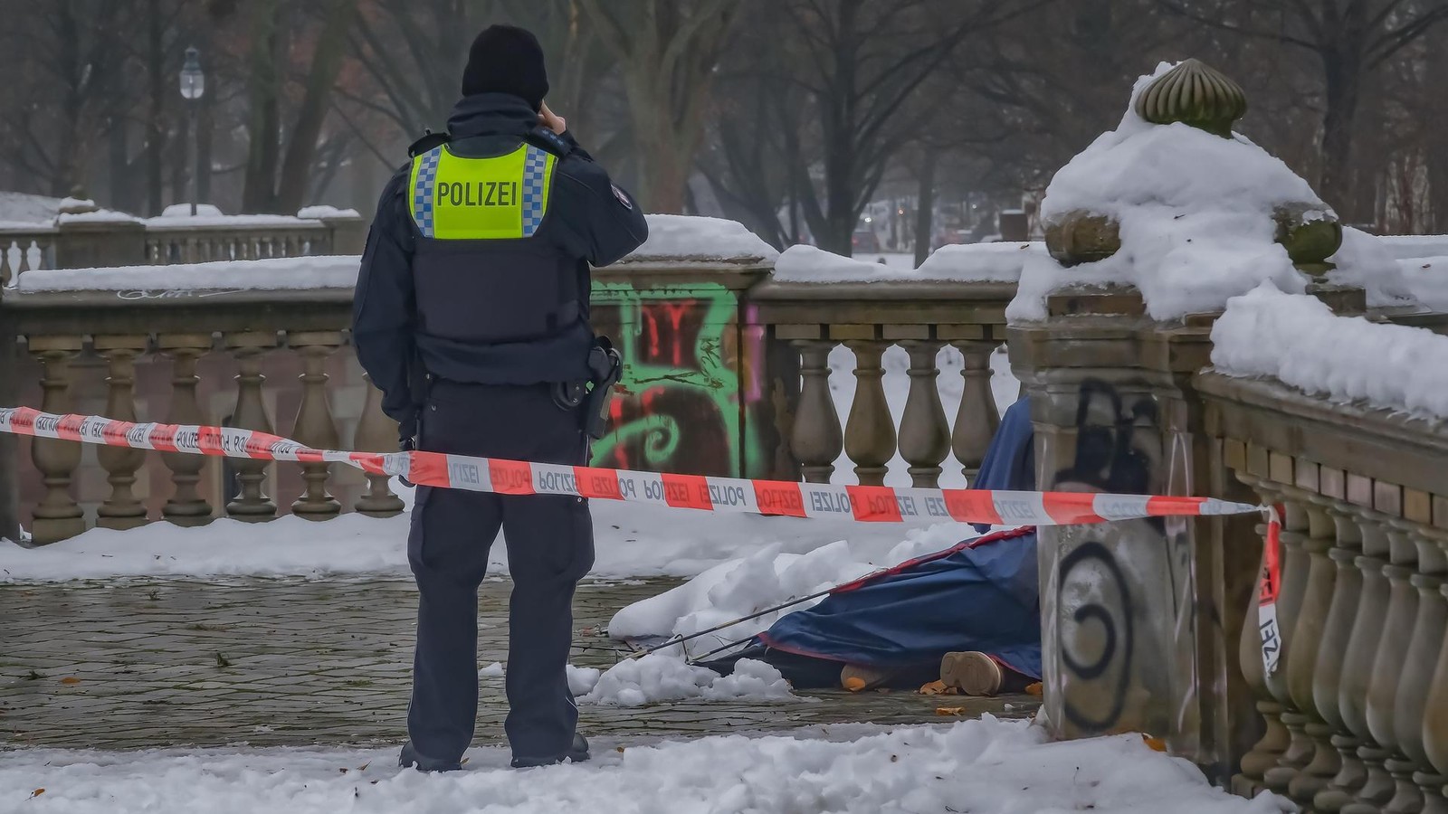 Nach-Tod-eines-Obdachlosen-auf-Lombardsbr-cke-Beh-rde-wehrt-sich-gegen-Kritik