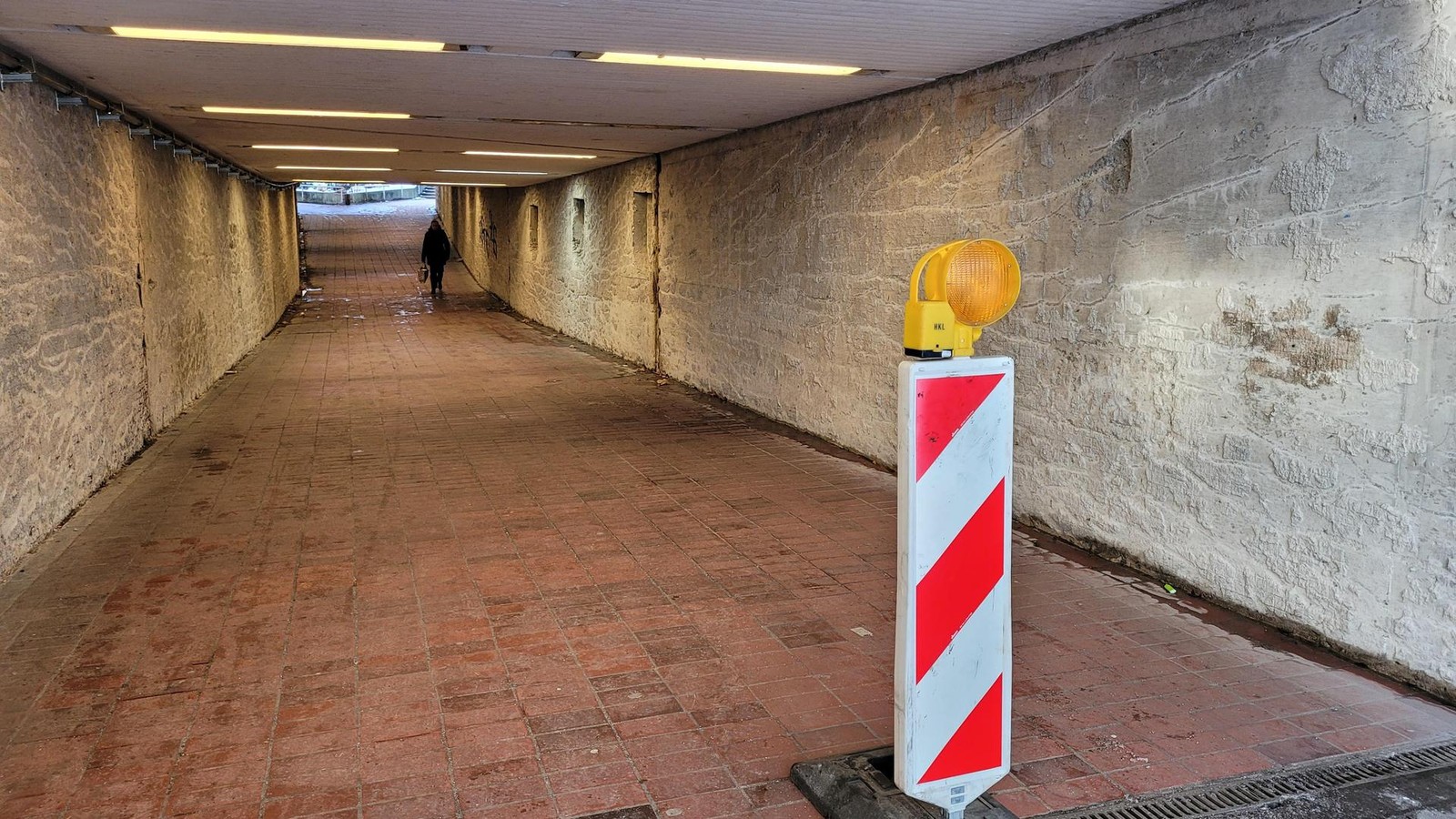 Harburg-Zentraler-Fu-g-ngertunnel-zum-Hafen-muss-saniert-werden