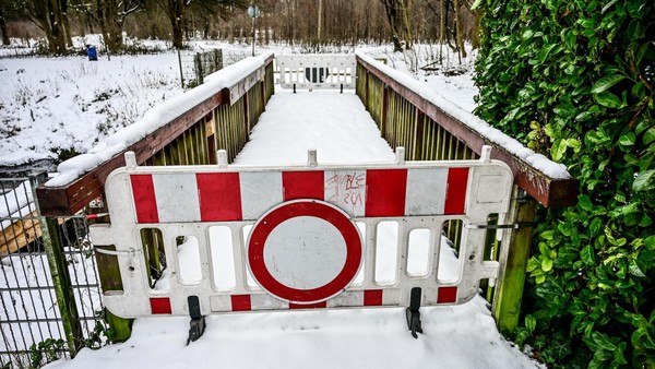 Brücke an beliebtem See ist gesperrt: Das ist die Ursache