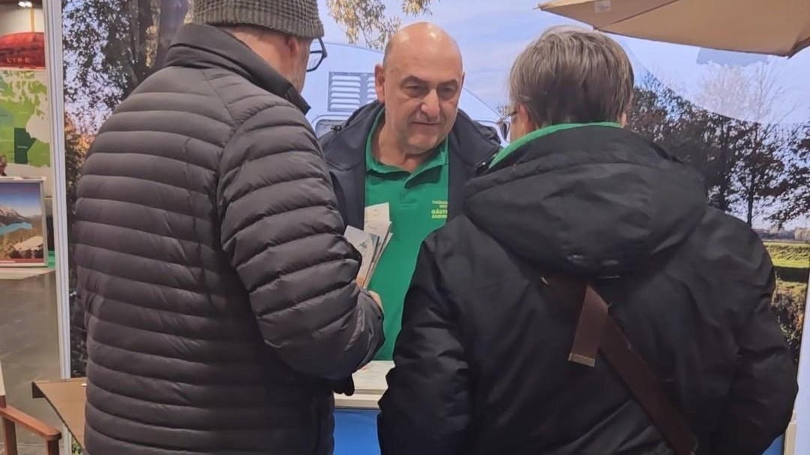 Kleiner-gezielter-regionaler-Th-ringer-Becken-punktet-bei-Campern-und-Bikern-in-Magdeburg