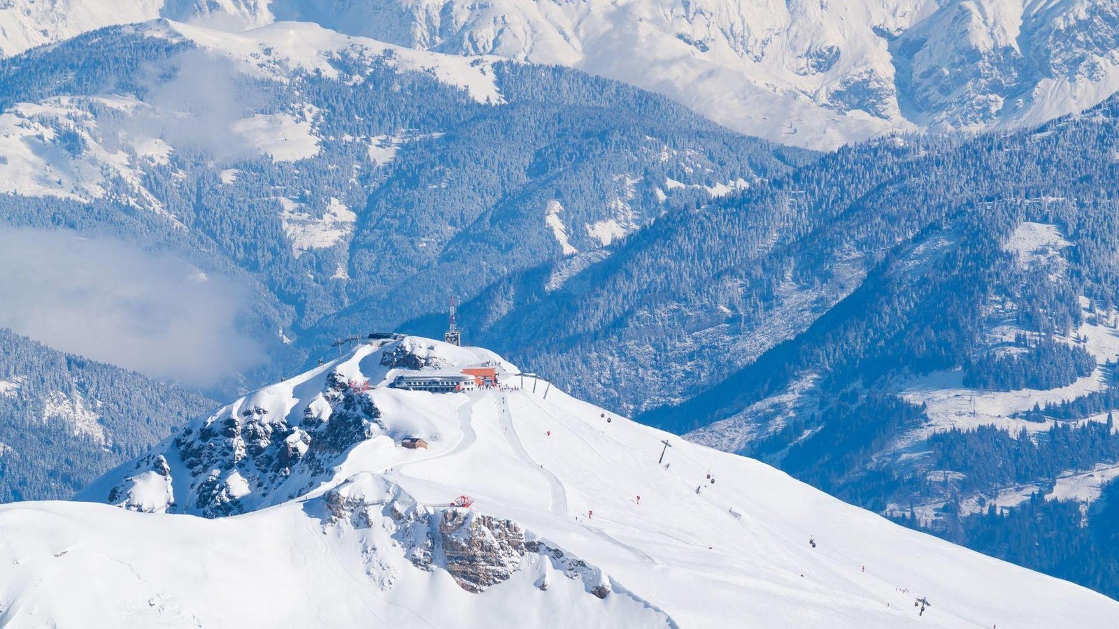 Ungl-ck-in-sterreich-13-J-hriger-abseits-der-Skipiste-von-Lawine-versch-ttet