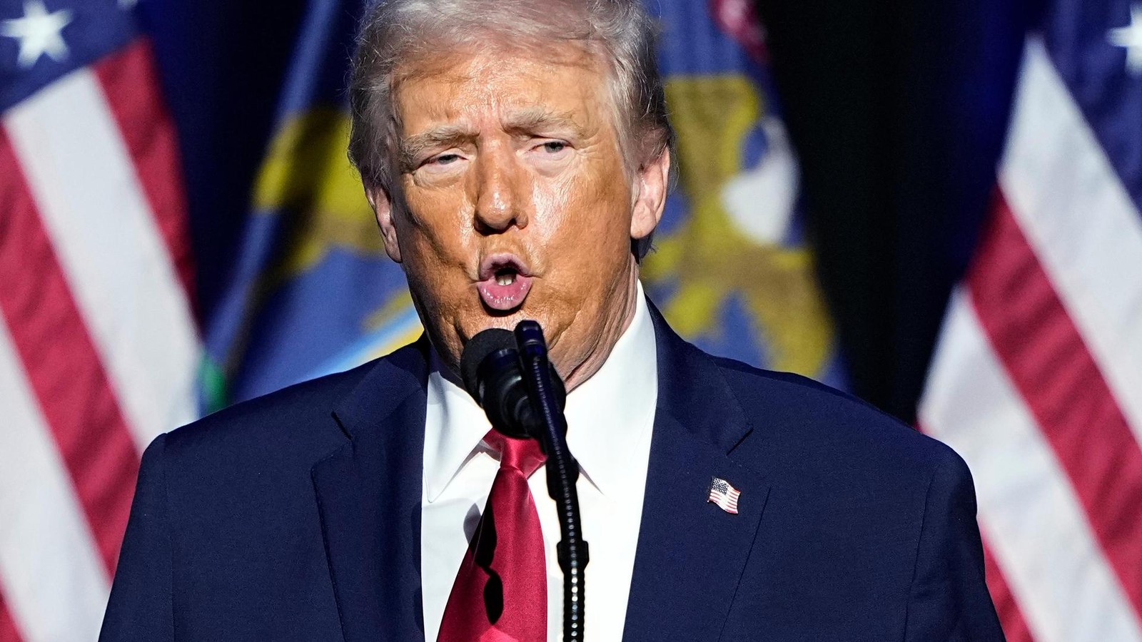 W-ste-Geste-bei-Ford-Werksbesuch-Trump-verliert-nach-Zwischenruf-die-Fassung