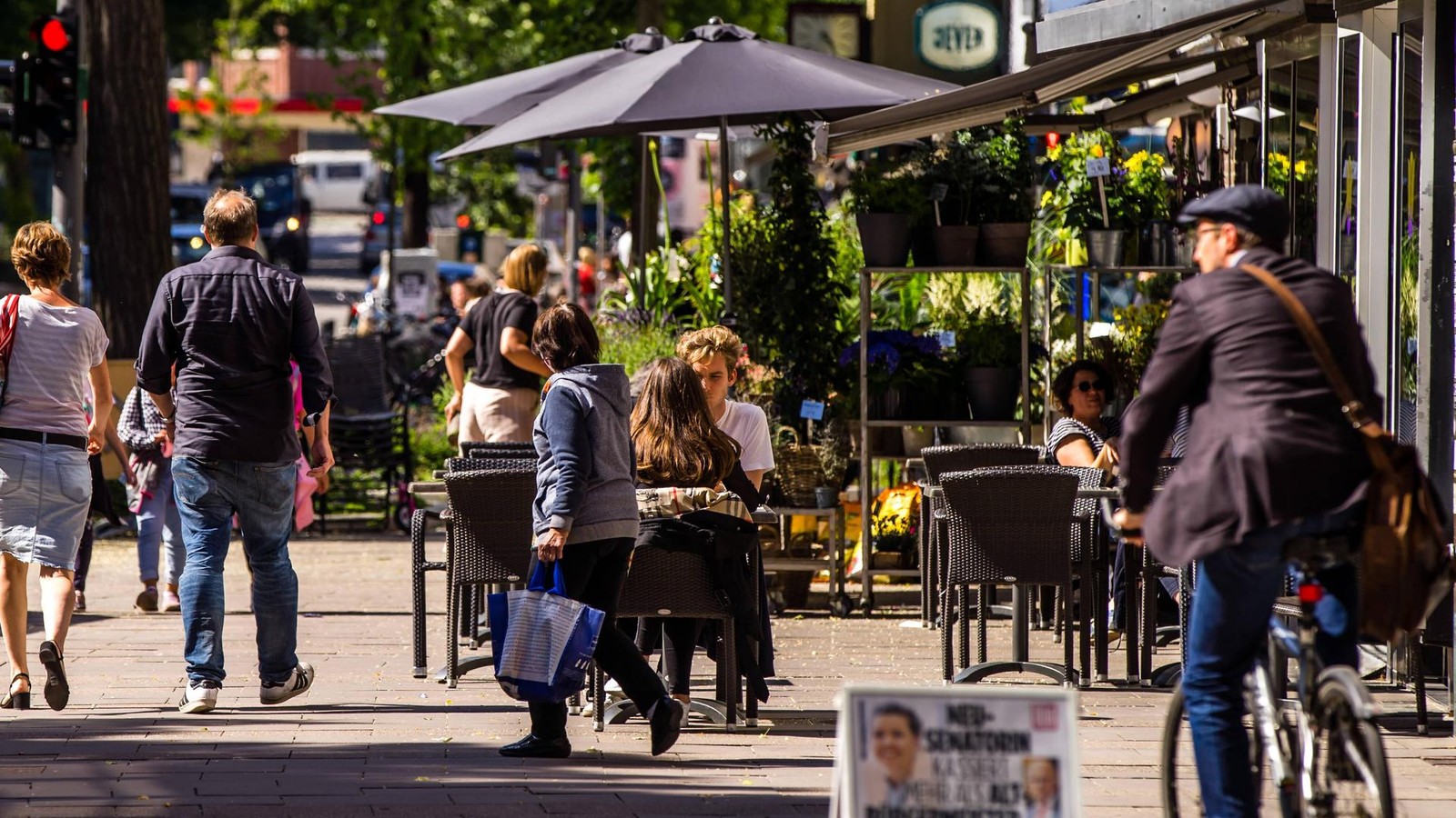 Tische-statt-Autos-503-Unterschriften-f-r-Au-engastronomie-in-Eimsb-ttel