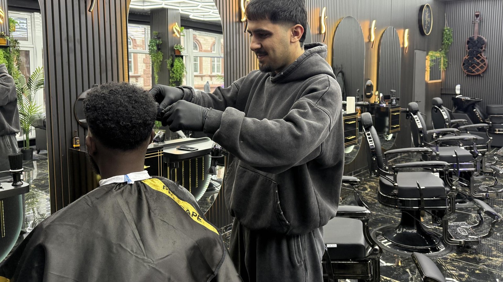 Barbershops-in-Th-ringen-Zahlen-Meisterpflicht-und-Kontrollen-was-wirklich-gilt