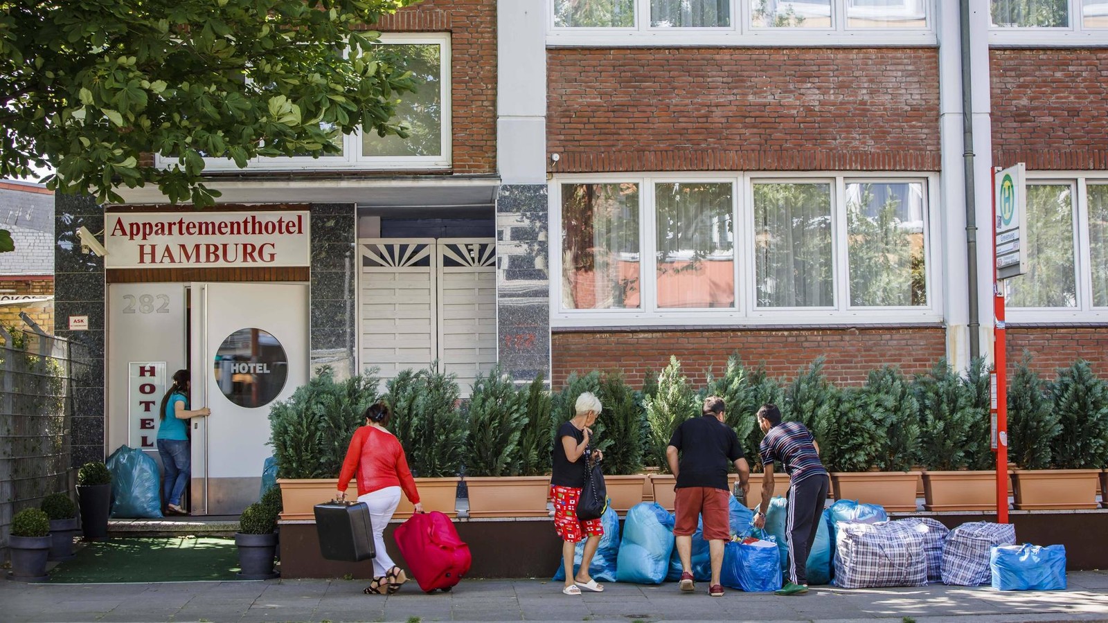 Migration-Weniger-Gefl-chtete-in-Hamburger-Hotels-untergebracht