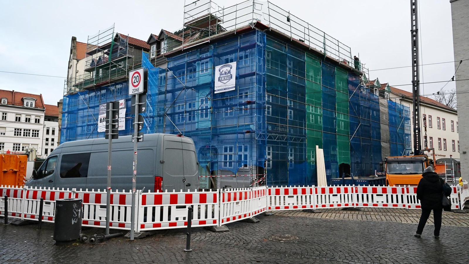 R-ckbau-von-historischem-Haus-am-Erfurter-Domplatz-Fassade-soll-m-glichst-stehenbleiben