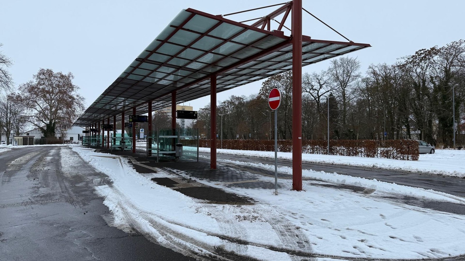 Linienbus-in-S-mmerda-in-Unfall-verwickelt