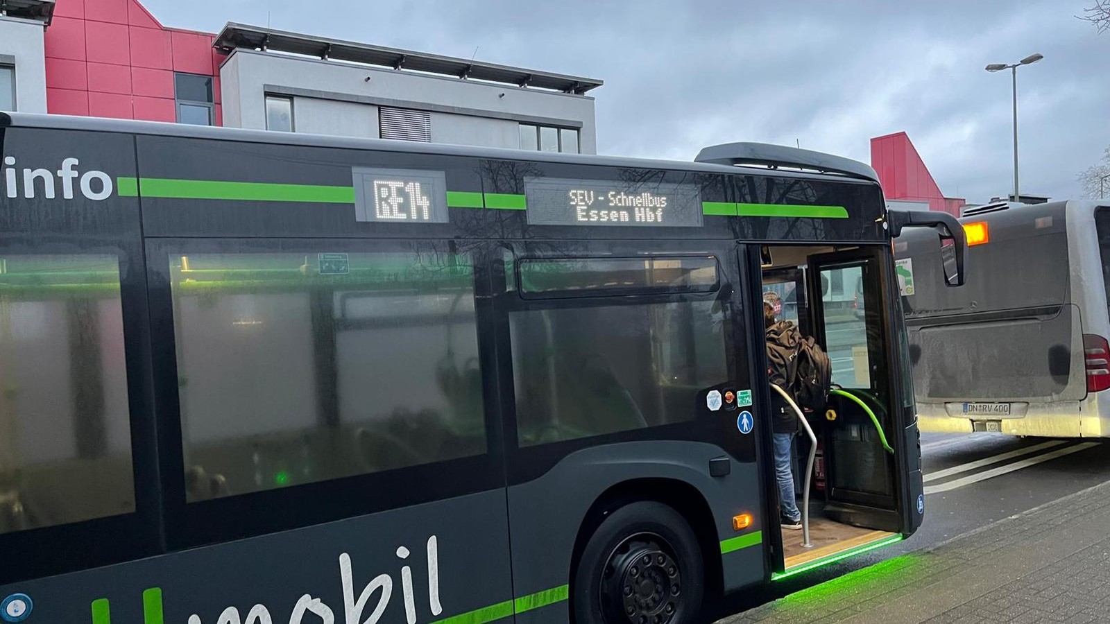 Gleissperrungen-in-Bottrop-und-Essen-Das-ist-der-aktuelle-Notfahrplan