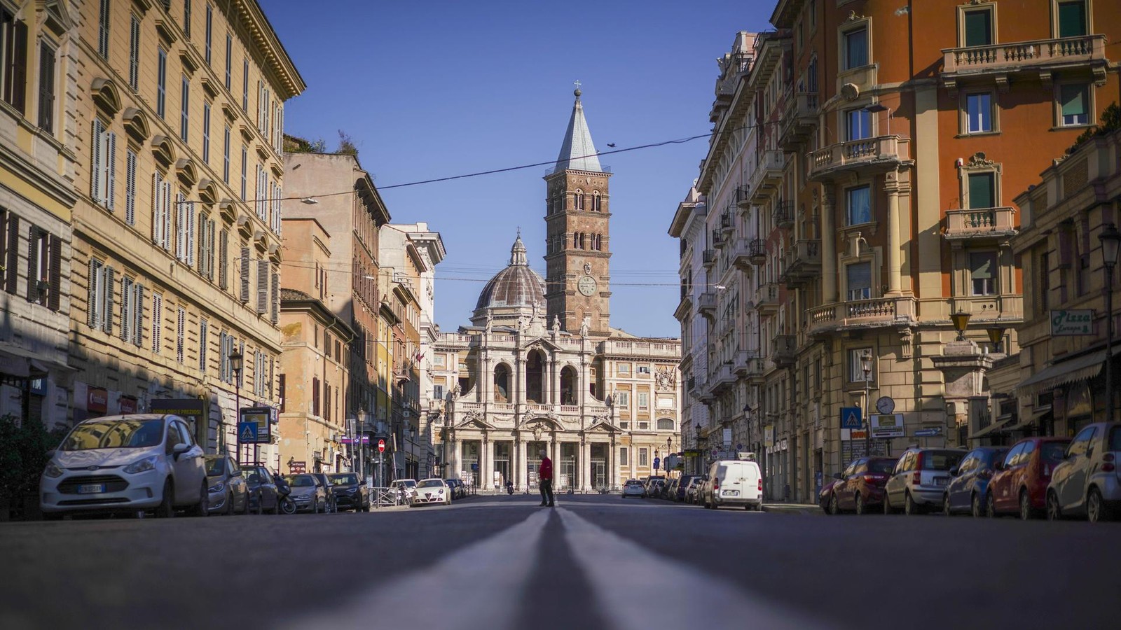 Rom-bremst-Autofahrer-aus-Neue-Tempo-30-Zone-im-Stadtzentrum