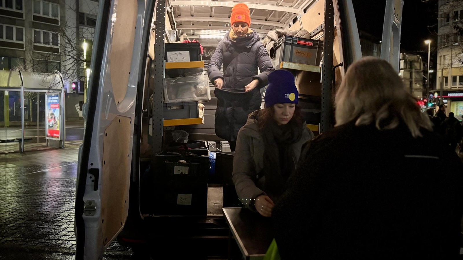 Leben-im-Versteck-Immer-mehr-Frauen-obdachlos-will-nur-warme-Schuhe-haben-