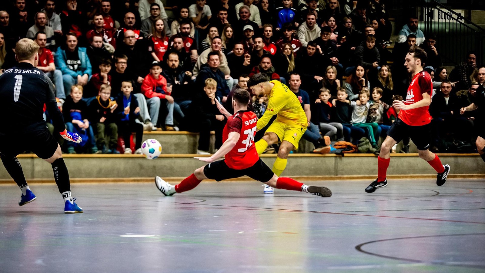 Wacker-Cup-die-Vierte-ber-500-Fu-baller-in-Nordhausen-versammelt