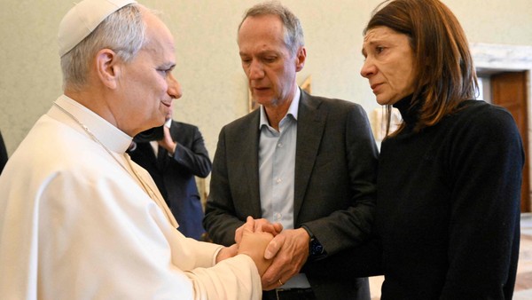 Papst tröstet Opferfamilien von Crans-Montana: „Wollte Moment der Trauer teilen“